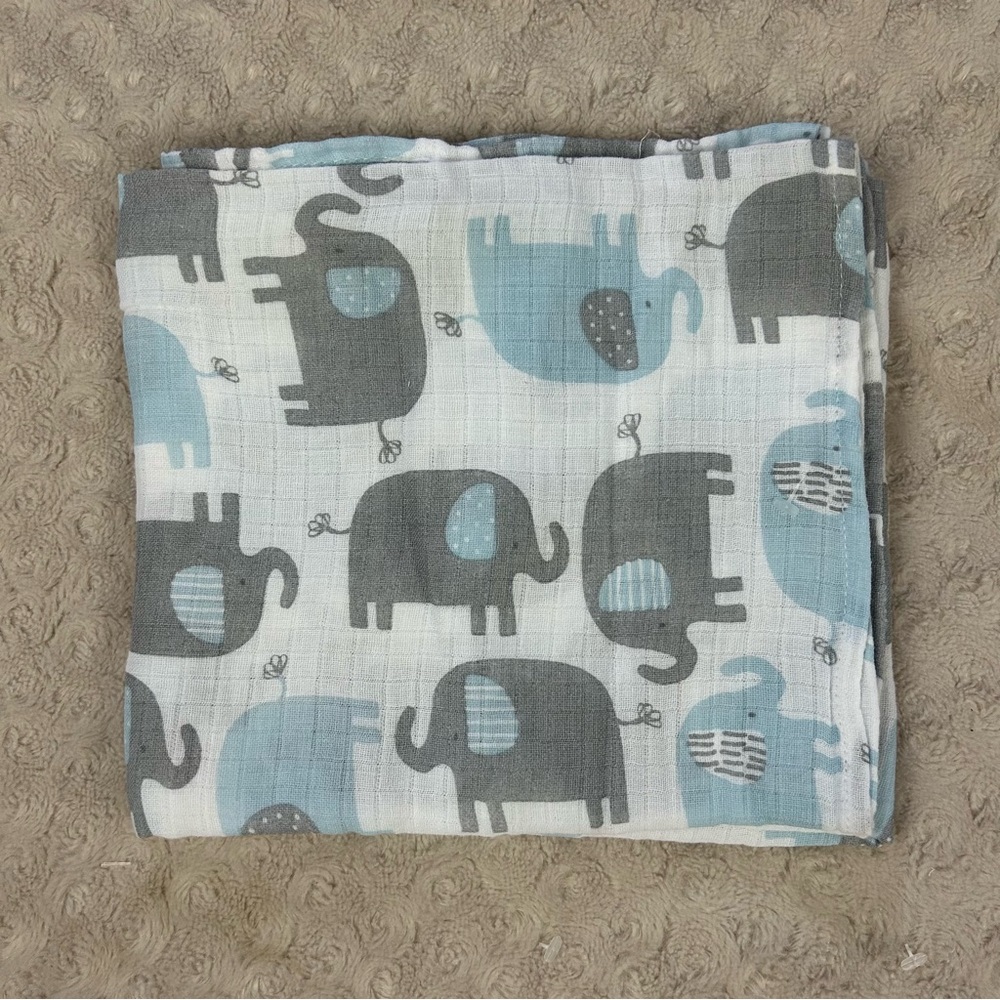 Le Petit Elephants Print Baby Swaddle Blanket Muslin Blue Gray White Lovey